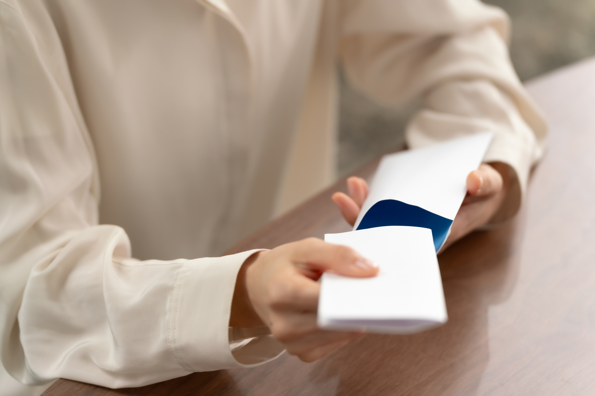 【事例】「一時抹消」しただけでは不十分？下取り客への通知トラブルを防ぐ所有者変更の重要性